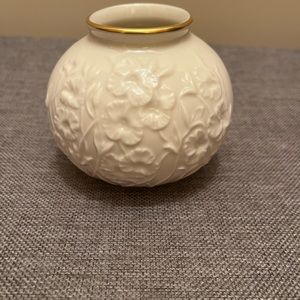 Lenox Round Ivory Vase, Pansy Pattern, 3.5" Tall w/ Gold Trim